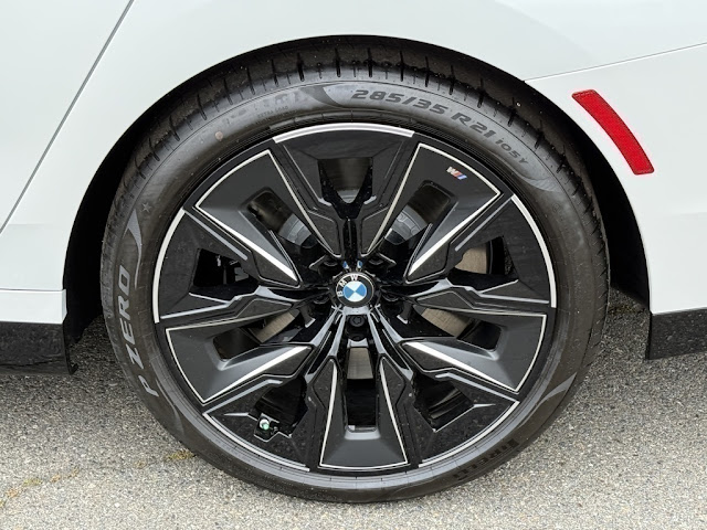 2025 BMW 7 Series 760i xDrive