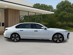 2025 BMW 7 Series 750e xDrive