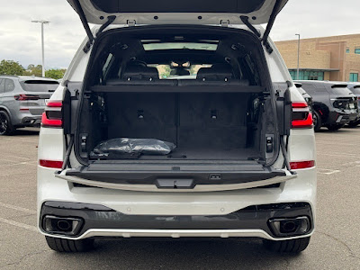 2026 BMW X7