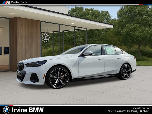 2026 BMW 5 Series 550e xDrive