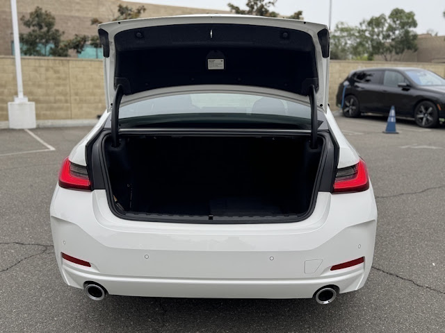 2023 BMW 3 Series 330i